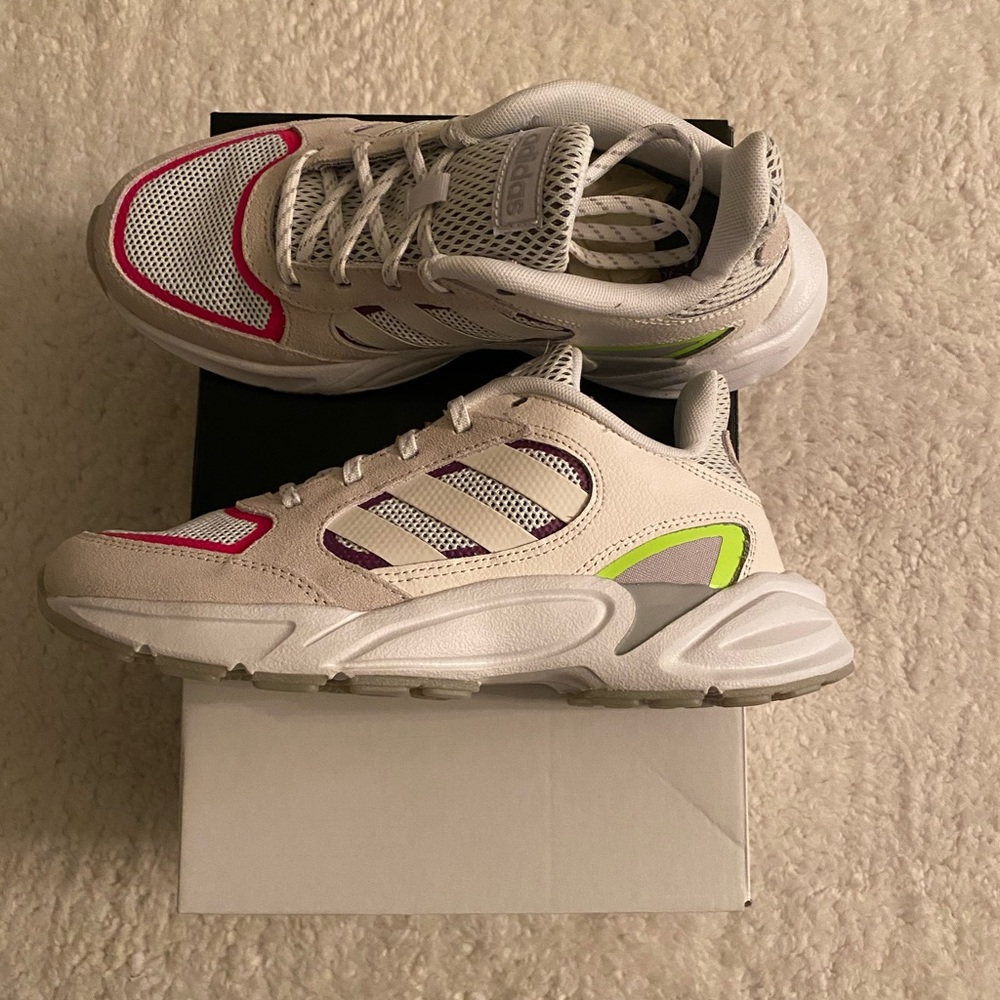 NIB Authentic Adidas 90s Valasion Running Sneakers